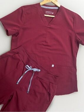 🔥Fabletics Burgundy Scrub Set Women M V-Neck Top |  Jogger Pants Wine M/S
